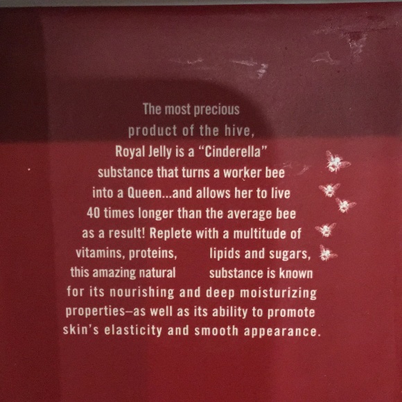 Savannah Bee Co Chamomile & Myrrh Royal Jelly Body Butter NWT 1.65 oz Boxed - Picture 15 of 16